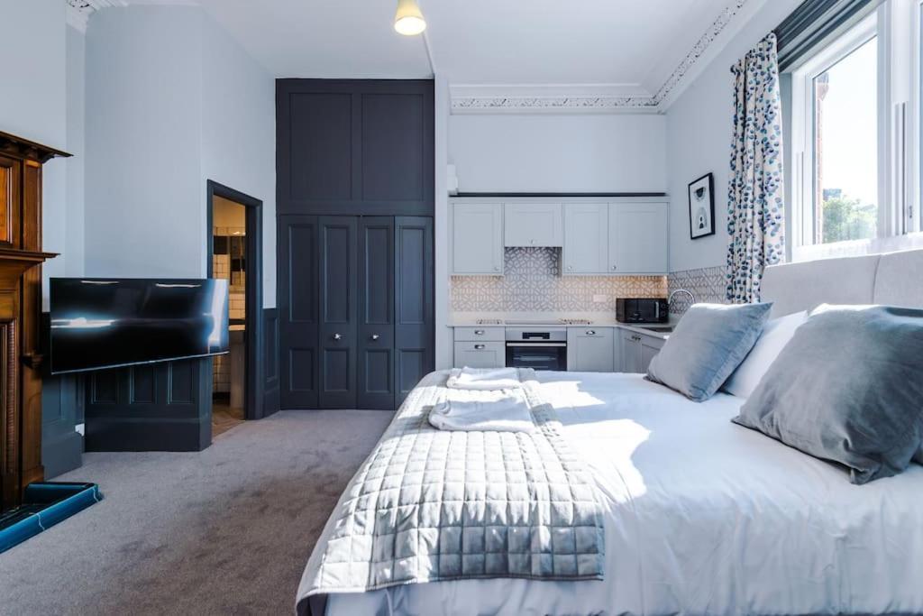 Supersized Studio In Chester Exteriér fotografie