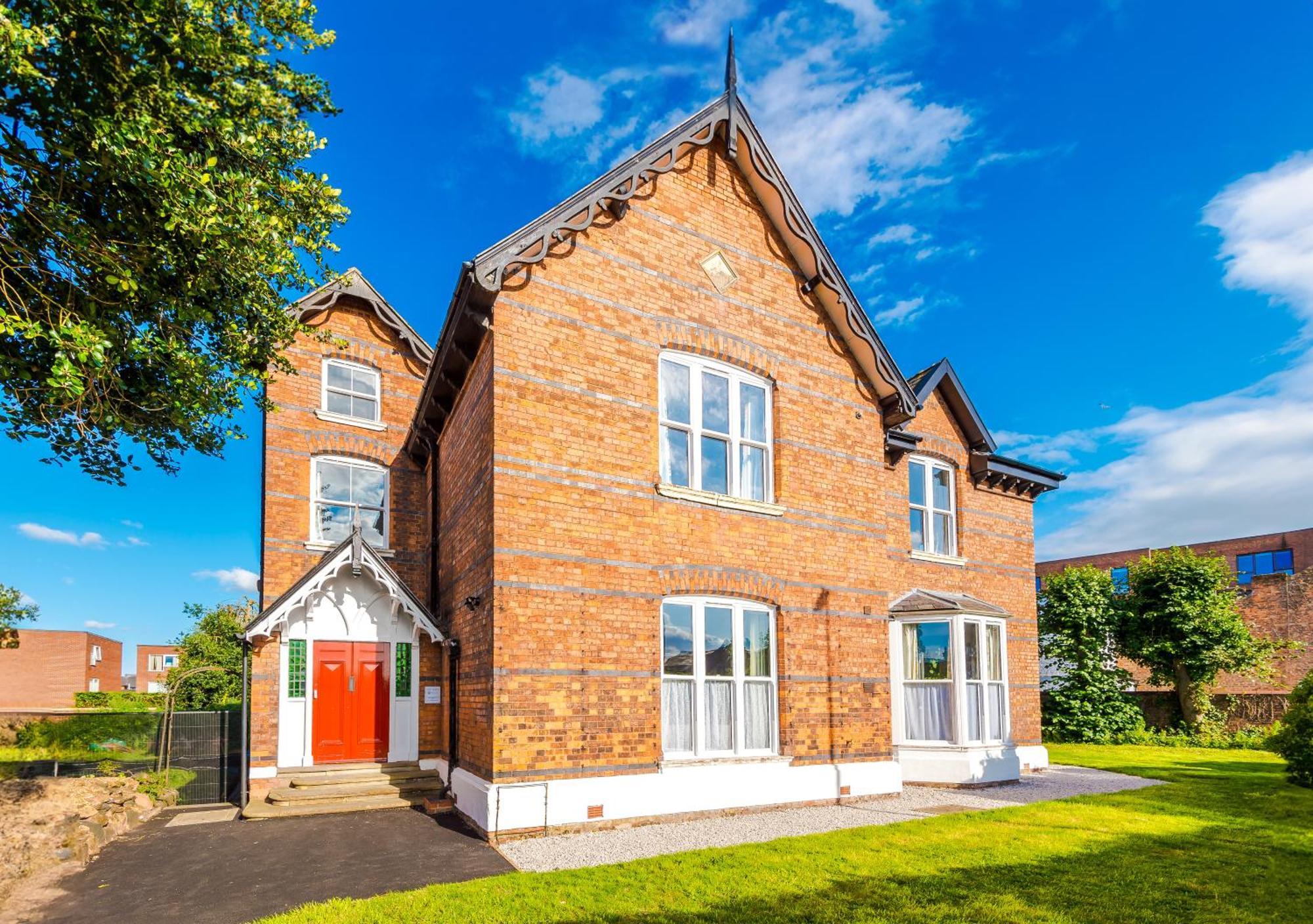 Supersized Studio In Chester Exteriér fotografie